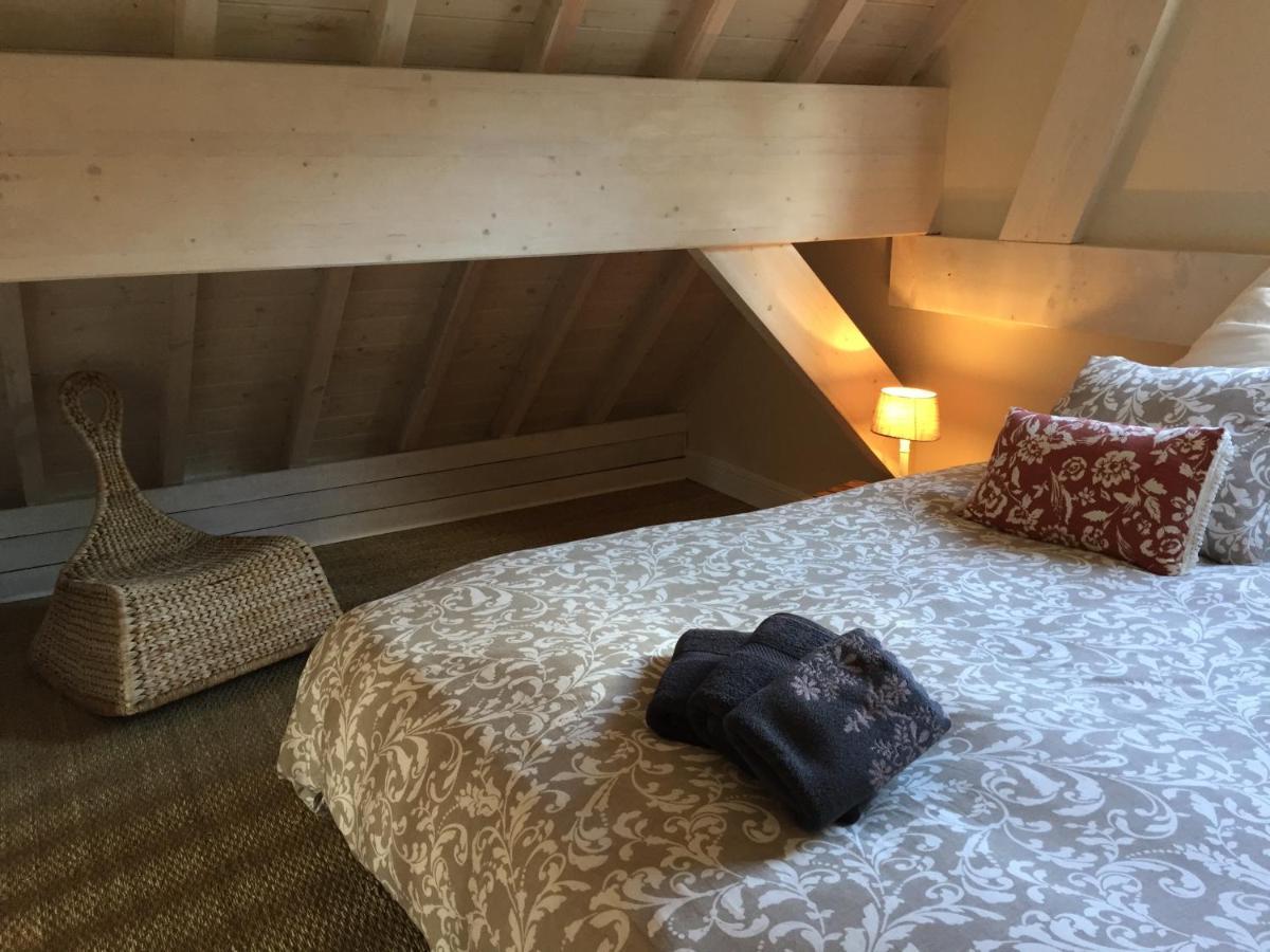 Le Clos de Jabanelle Ciney Bagian luar foto